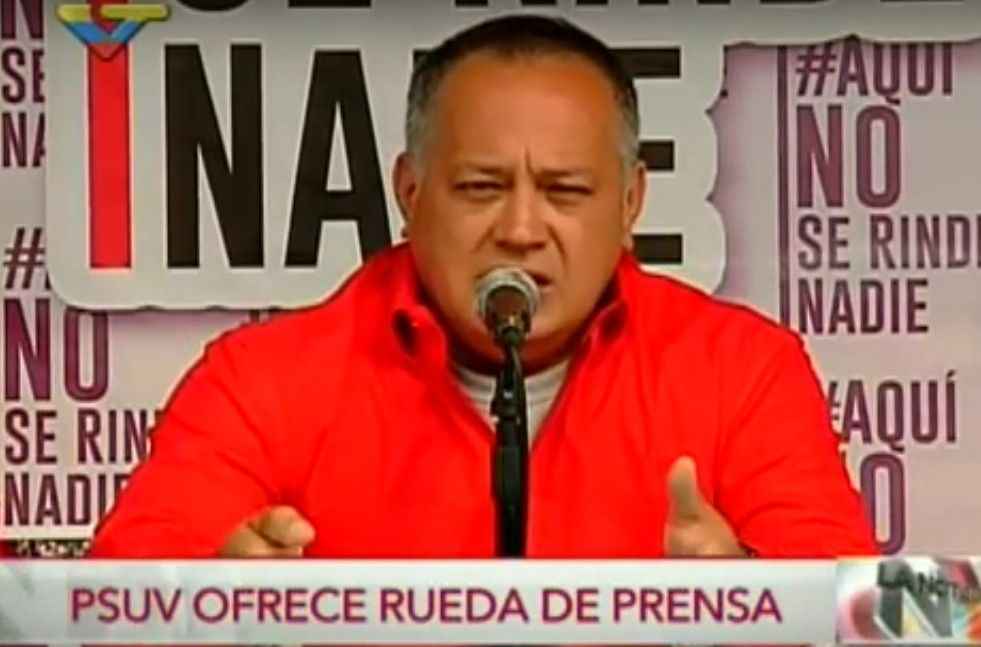 La máscara para los cabellos vella el brillante