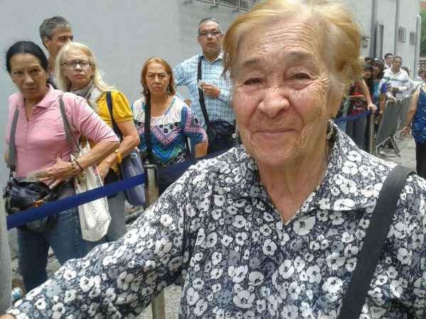 Ana María Tovar tiene 92 años. "Vine a validar porque soy adeca desde que nací", aseguró.