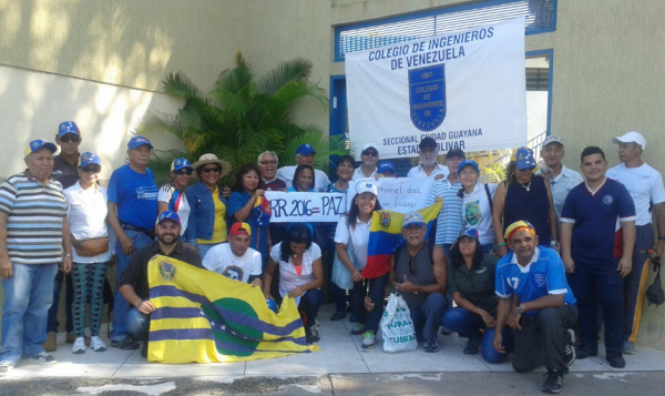 Opositores se reunieron en el Colegio de Ingenieros de Bolívar