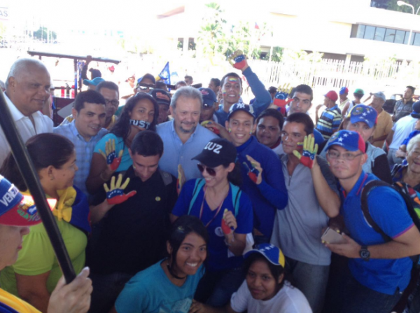Desde la Av. Padilla, en Maracaibo, la oposición salió a protestar en Zulia