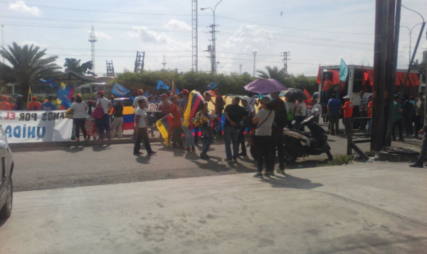 En el Big Low de Valencia la gente empezó a concentrarse cerca de las 9:00 am