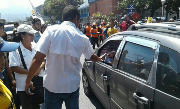 En Vargas también salieron los opositores