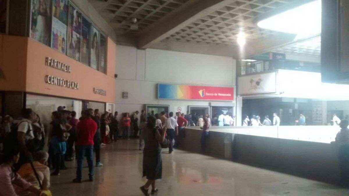 cola-banco-de-venezuela