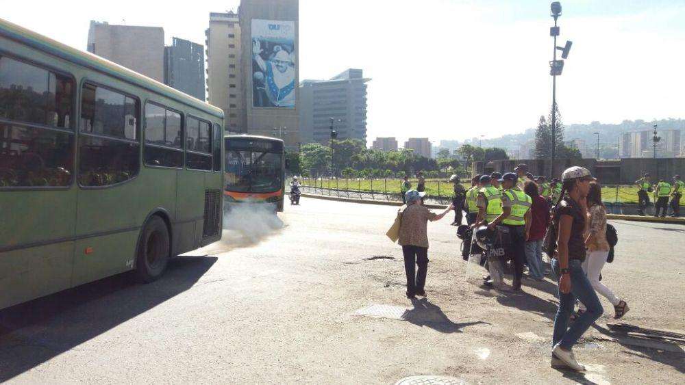 Resultado de imagen para MARCHA DE OPOSICION 23 DE ENERO 2017