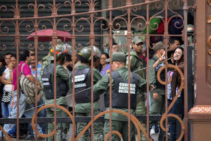 Diputados chavistas renuncian a partido de Maduro y crean su propia bancada