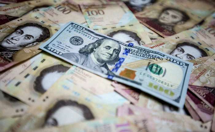 Dólar Dicom Para Personas Naturales Pasó De Bs 9 101 A 11 401 Pese A Que Las Bandas Para Personas Jurídicas Se Mantuvieron Iguales En La Décimo Quinta Subasta Del Dicom Divisa Sigue Aumento
