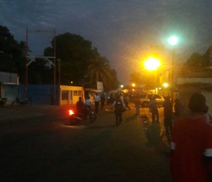 Detienen a nueve personas en intentos de saqueo en Bolívar Detienen a nueve personas en intentos de saqueo en Bolívar
