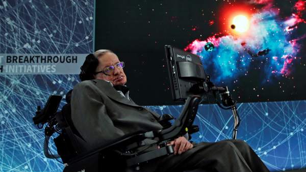 Hawking terminó método para detectar universos paralelos