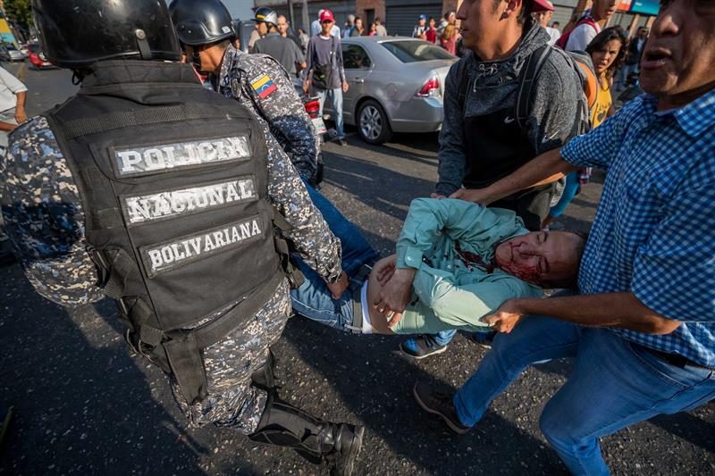 Chavistas atacaron a seguridad de candidato en recorrido de campaña — Venezuela