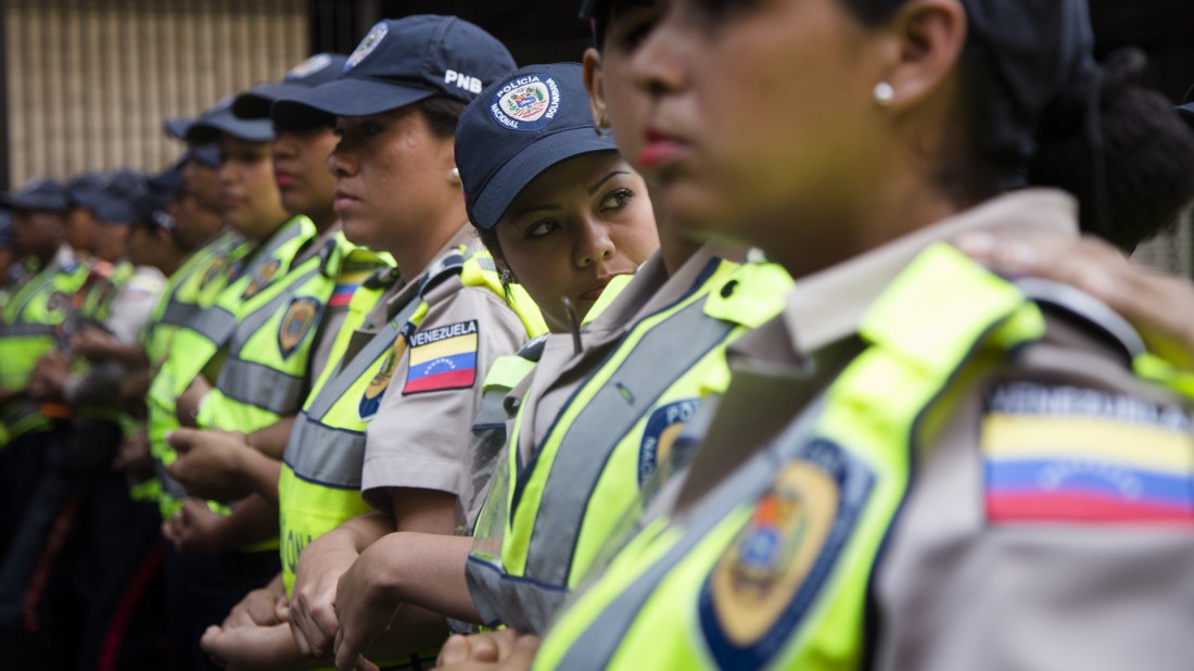 La Policía debe ganarse la confianza