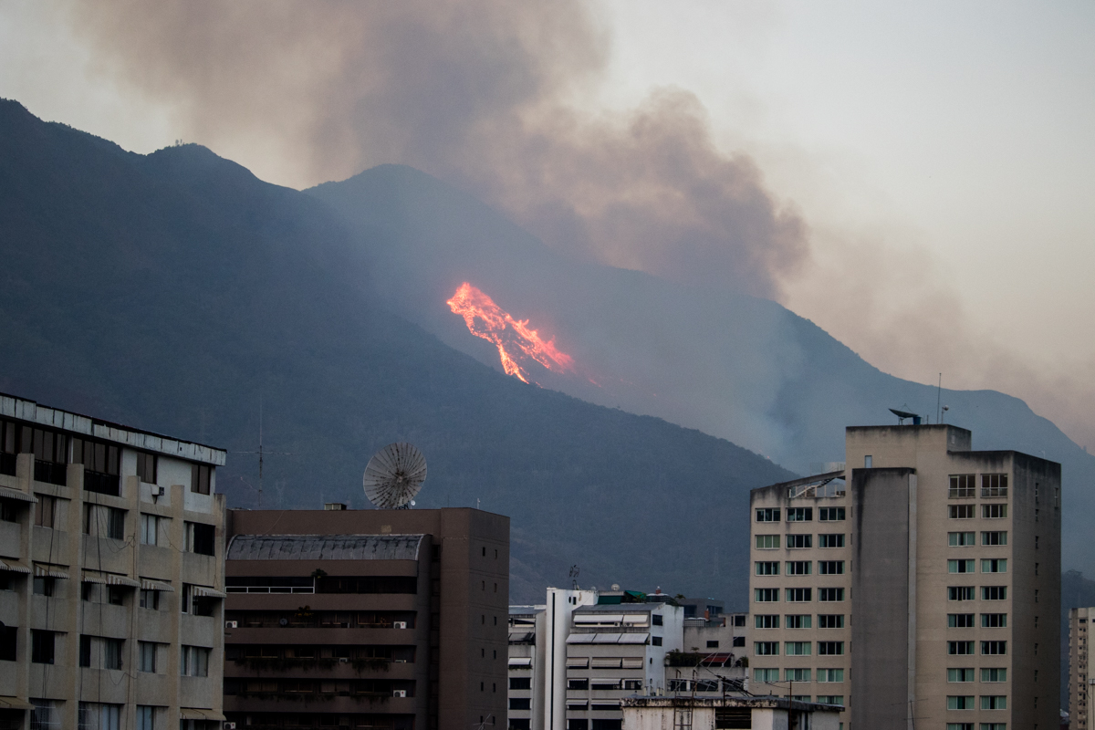 Incendio el avila 18 de marzo