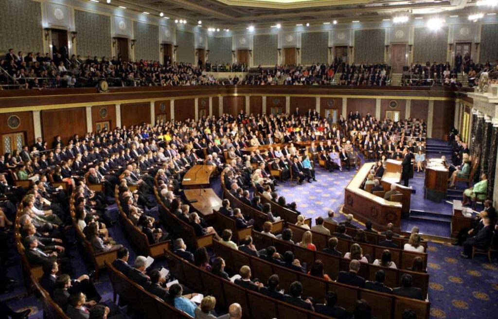 Plan de rescate se queda en el limbo tras rechazo a cambios de Trump