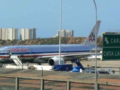 Más de 1.000 dólares cuestan boletos Miami-Caracas por American Airlines