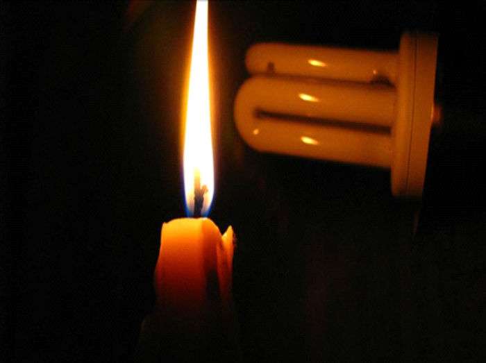 Vela encendida en apagón