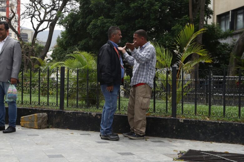 camarógrafo-agresión-chavista-Asamblea nacional