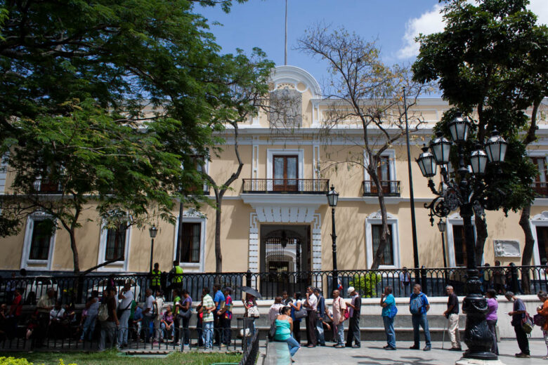 Gobierno de Maduro asegura que no aceptará tutelaje de EEUU ante propuesta de gobierno de transición