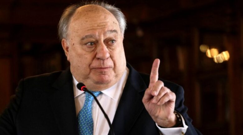 Guaidó debe seguir al frente del gobierno interino, afirma Calderón Berti