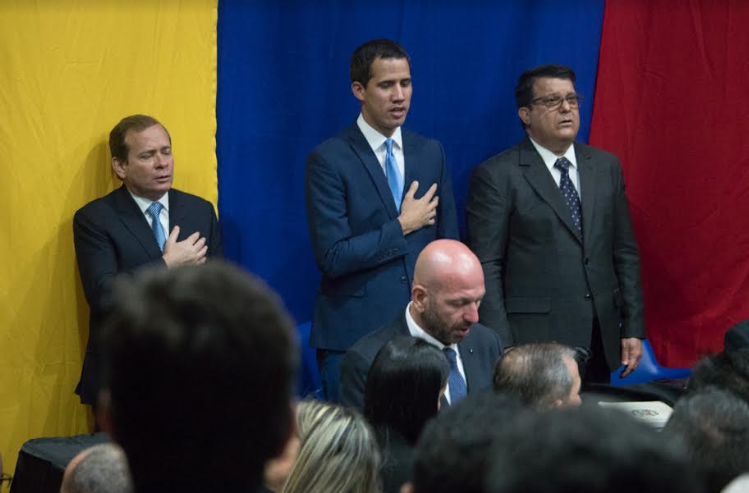 Dos presidentes de la AN, Juan Guaidó y Luis Parra