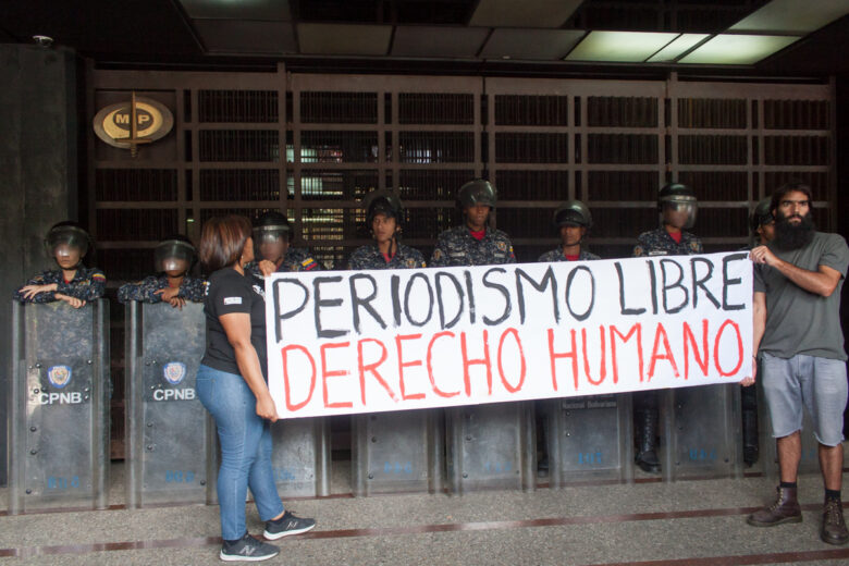 Proyecto de ley de cooperación internacional pone en riesgo al periodismo independiente, advierten ONG