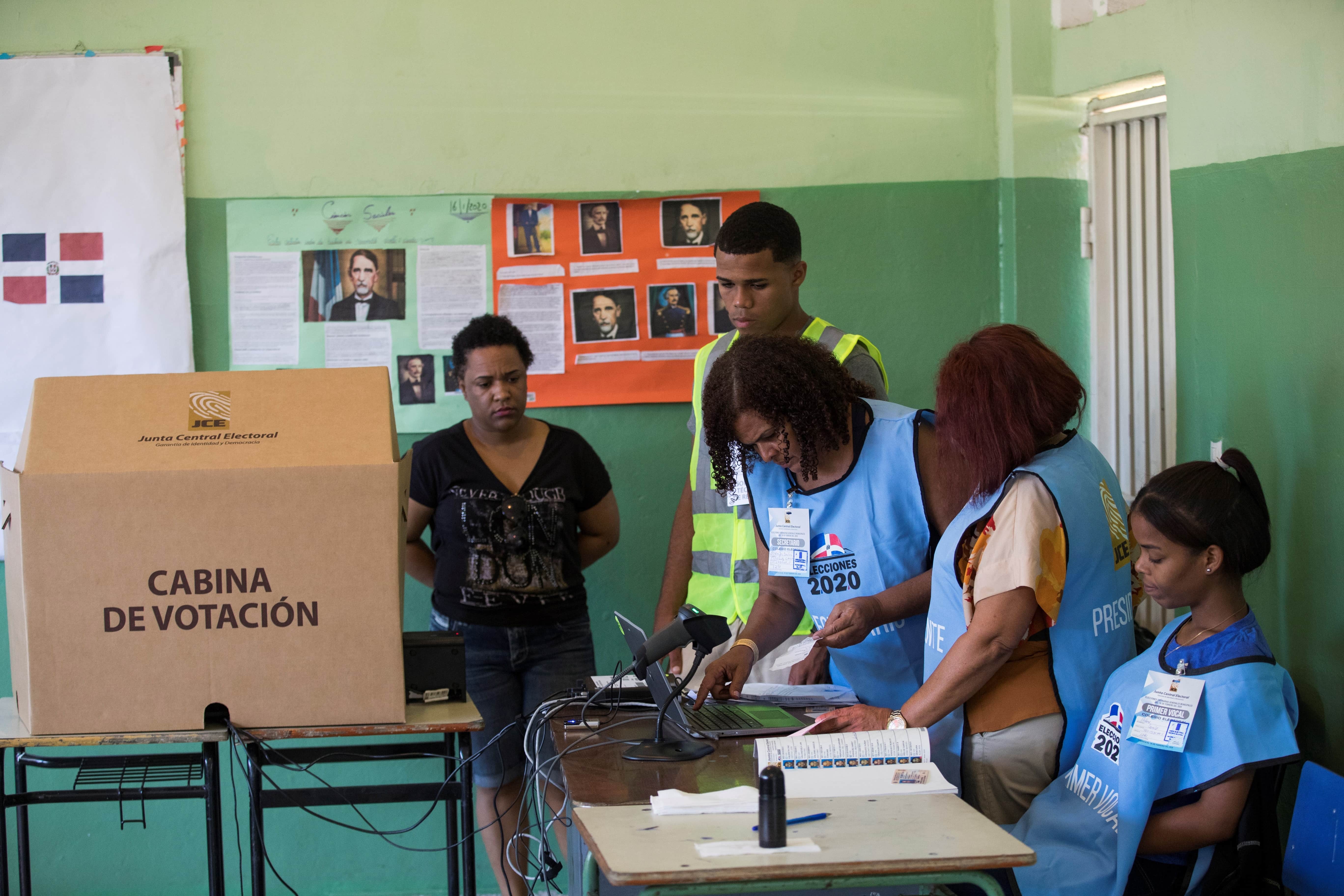 Elecciones municipales en República Dominicana suspendidas por fallo