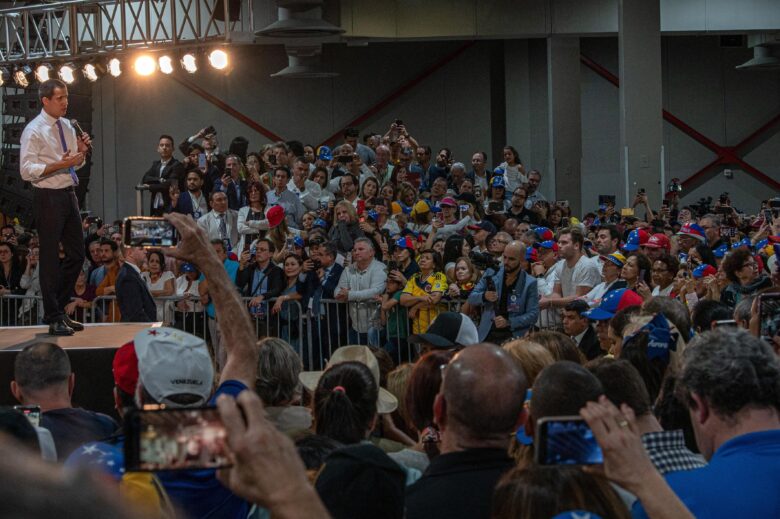 Juan Guaidó dijo que los venezolanos no pueden tercerizar salida al cambio