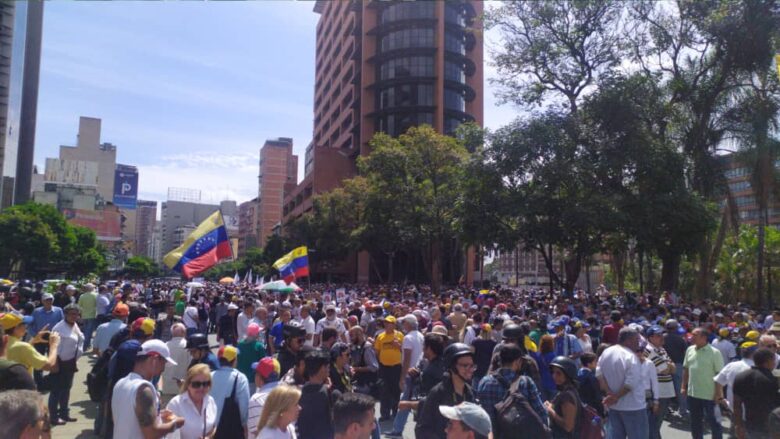 Así está la plaza Juan Pablo II a las 10:45 am #10Mar