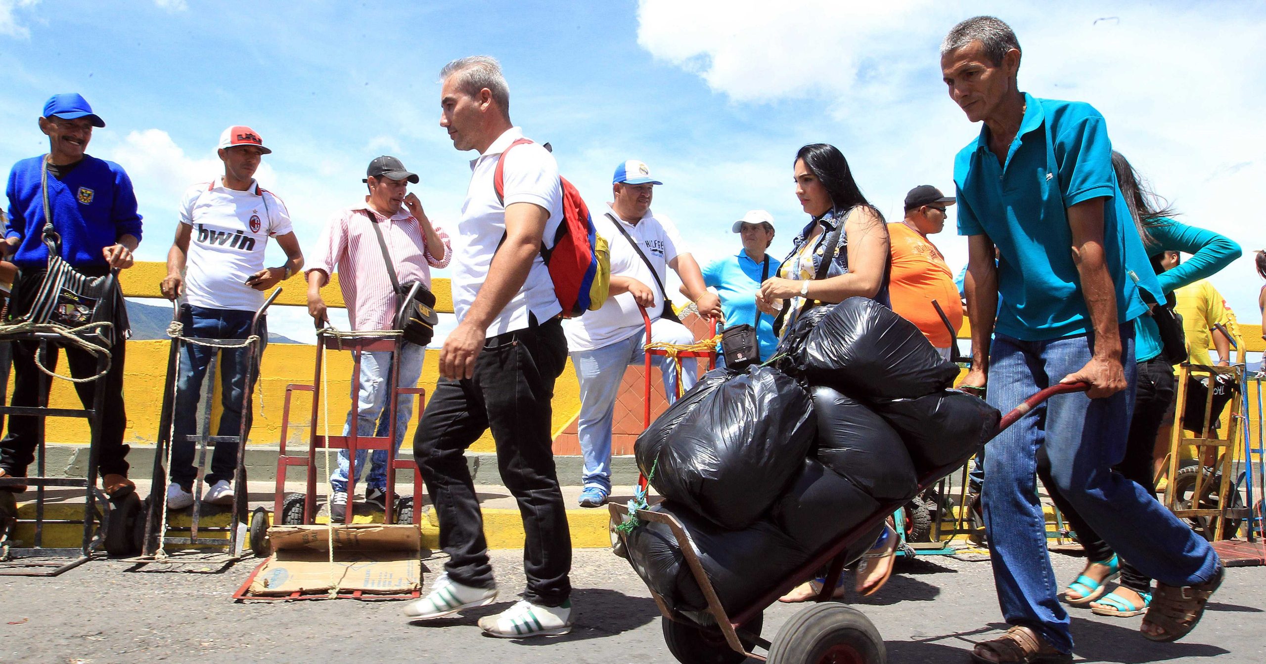 Centro de DDHH de la Ucab crea sitio web sobre migrantes venezolanos