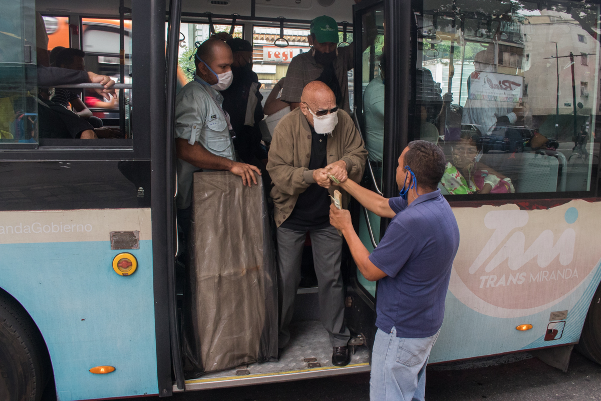 Transportistas. Transporte público Caracas. Tercera edad