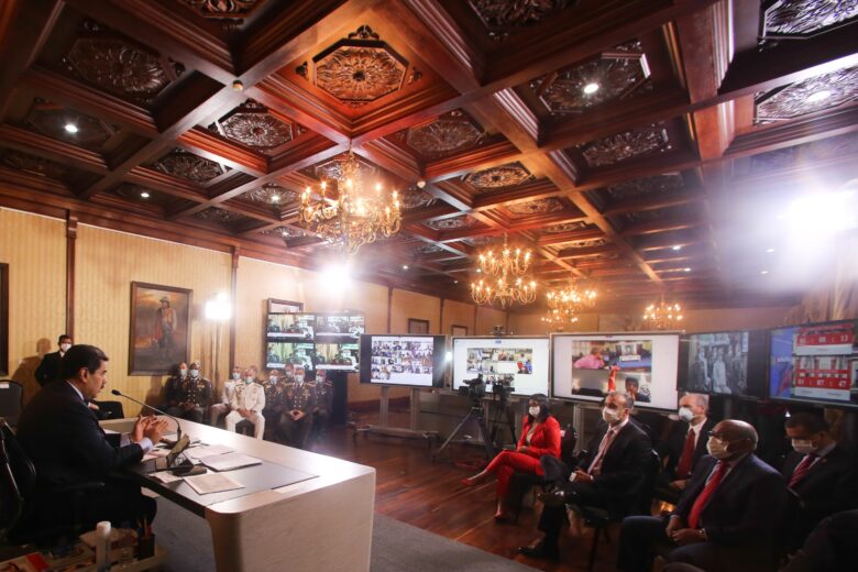 Maduro asegura que guerra de bandas en Petare fue "simulada"