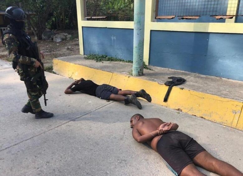 Cabello dice que dos "expolicías desertores" fueron capturados en Puerto Cruz