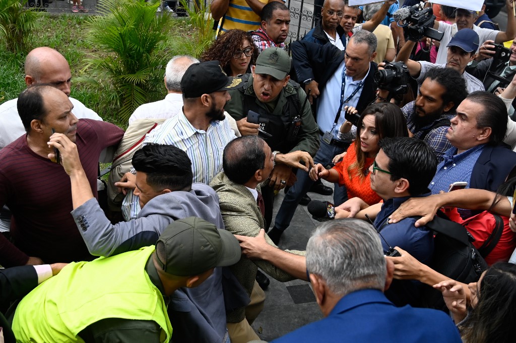 Conferencia Episcopal: El periodista venezolano se convierte en un profeta del hoy