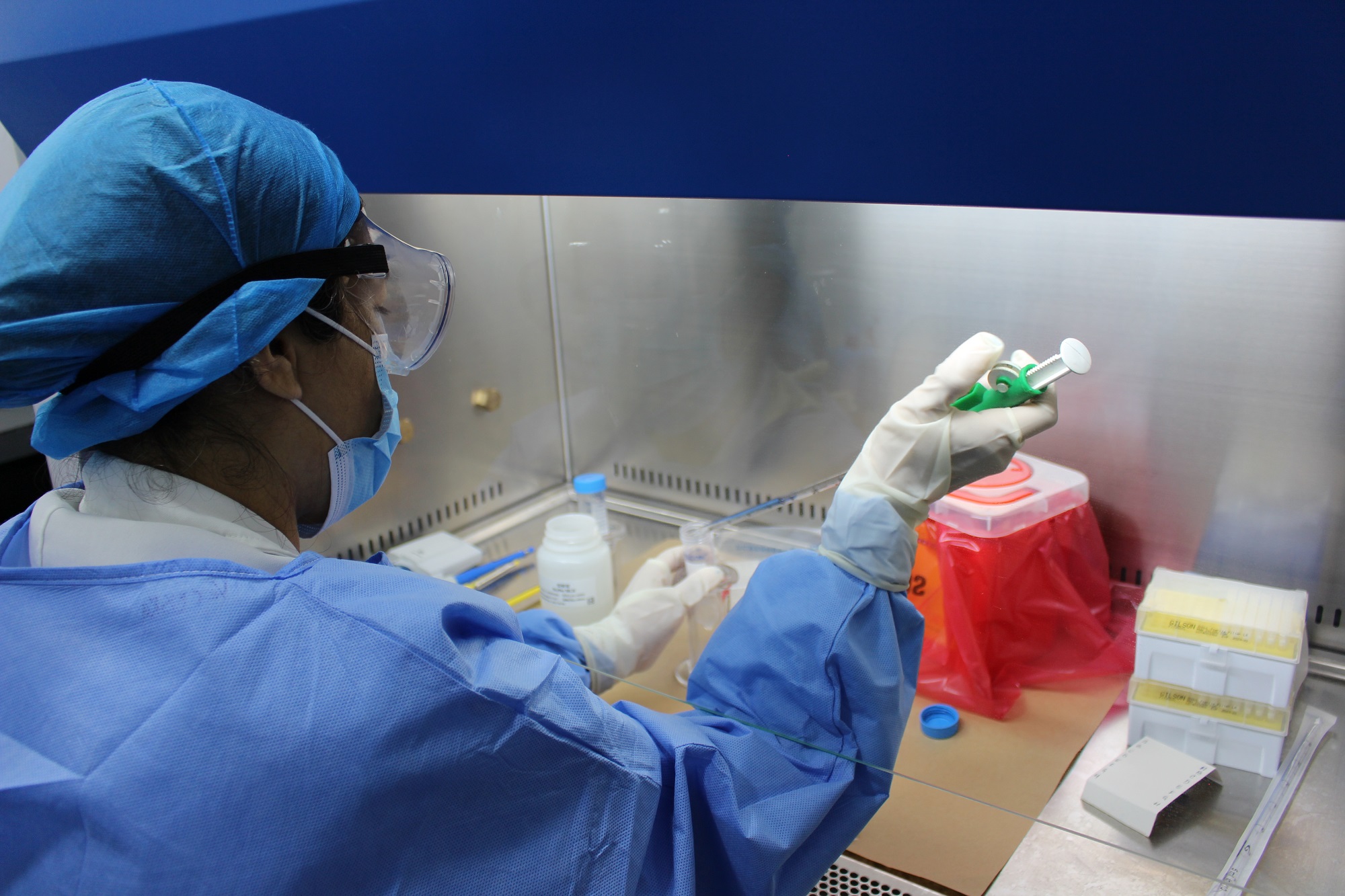 Bioanalistas piden aumentar pruebas PCR por flexibilización en diciembre