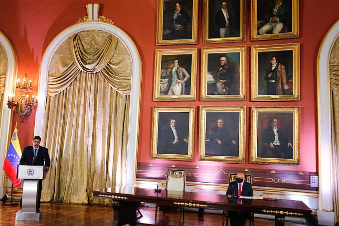 Constitucionalistas alertan sobre el enorme poder y discresionalidad que Ley Antibloqueo otorga al Ejecutivo