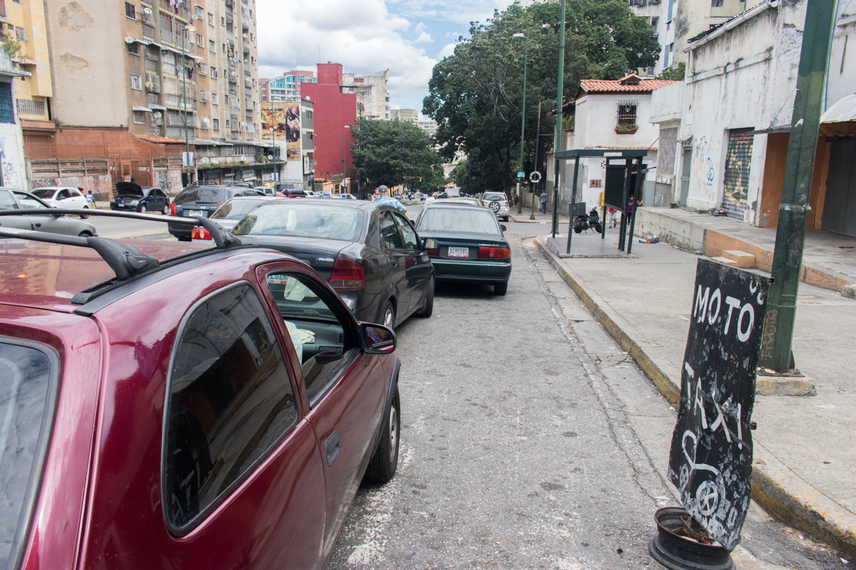 "Colas para surtir gasolina son permanentes", dicen usuarios del #CocuyoWhatsApp