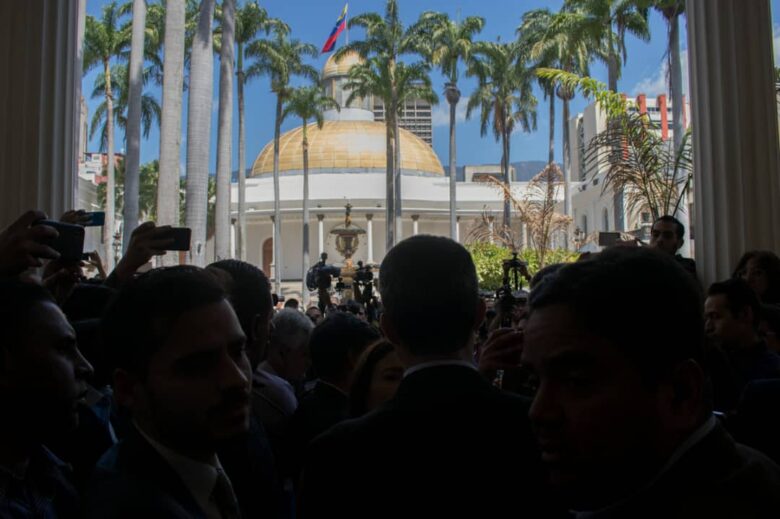 Diputados en incertidumbre ante la continuidad de la Asamblea Nacional