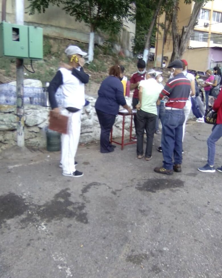 Denuncian presencia de puntos rojos en centros electorales de Lara, Vargas y Zulia este #6D