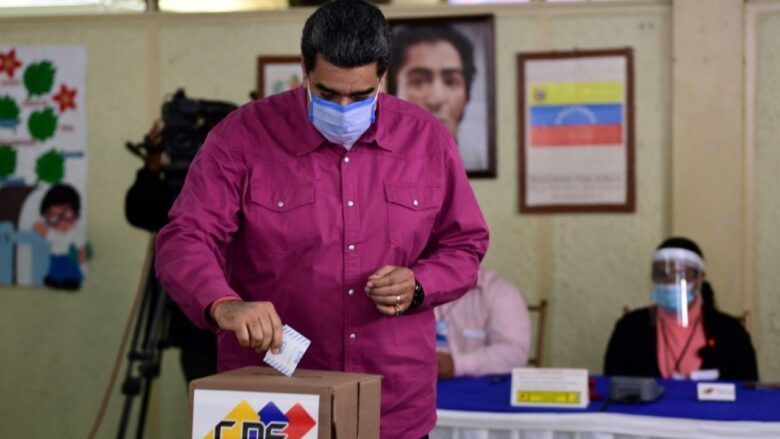 Maduro muestra con cambio de centro electoral que su sostén es militar, dice Juan Manuel Trak
