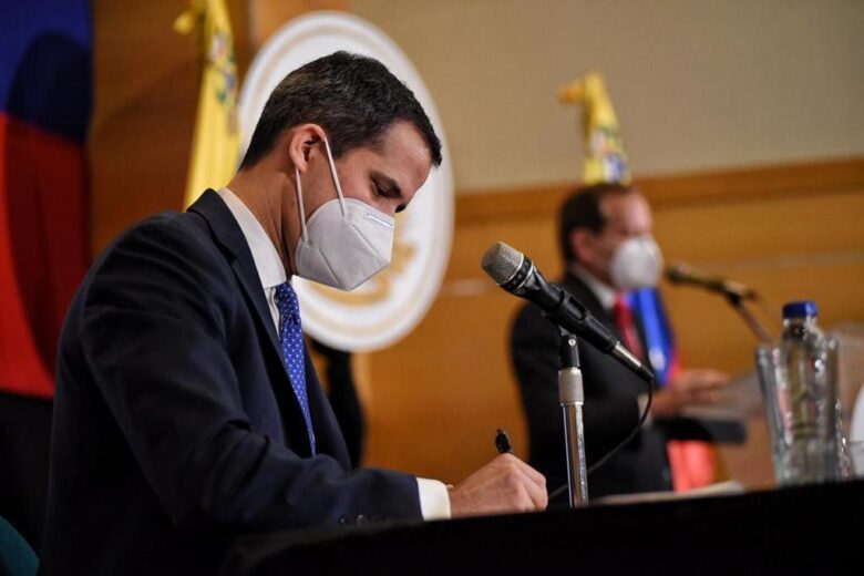 Viraje internacional modifica la estrategia de Guaidó, según politólogos