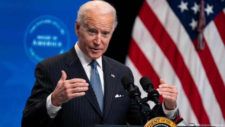 Biden quiere "agilizar" la naturalización de nueve millones de inmigrantes