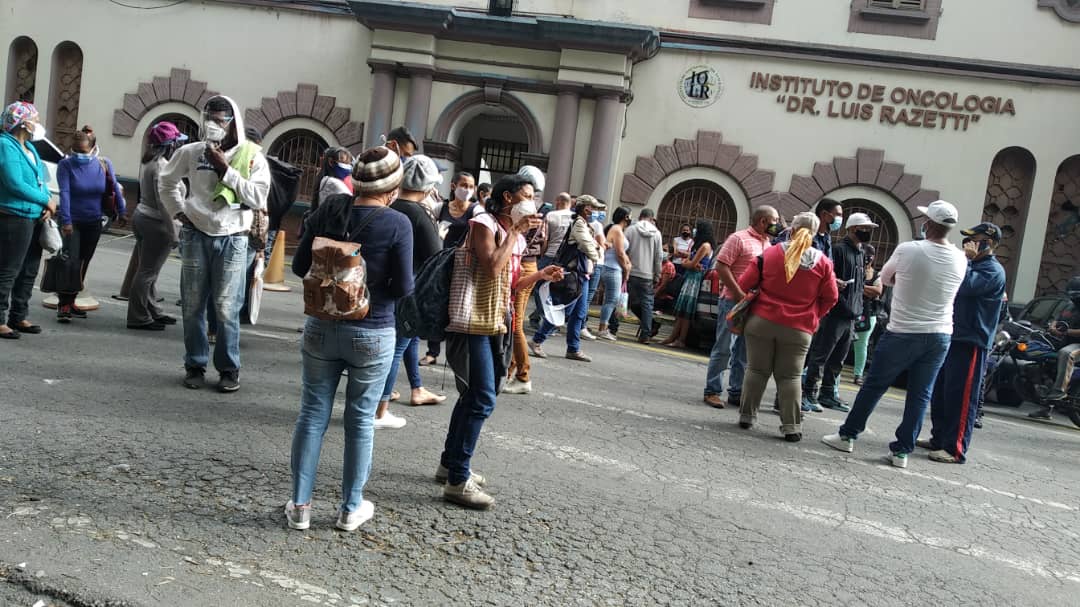 Pacientes protestaron por falta de quimioterapias en oncológico Luis Razetti