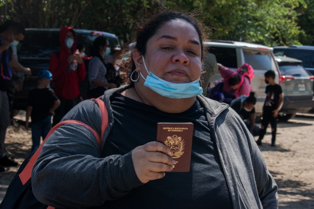 Venezolana denuncia mal trato en Instituto Migratorio de Nuevo León