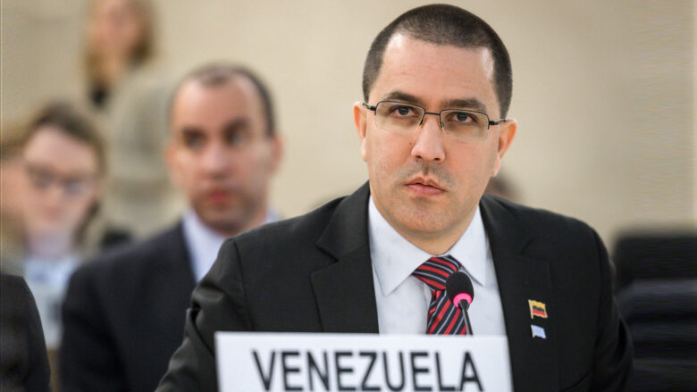 Arreaza dice a misión de UE que hay "clima político favorable" en Venezuela