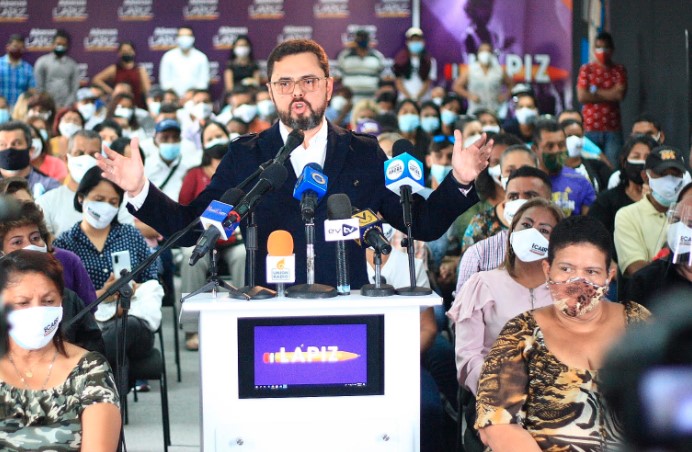 Ecarri señala a partidos del G4 de convertirse "en una cochinada"