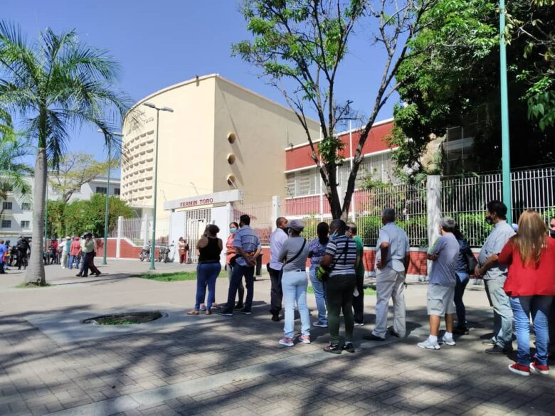Primas del Psuv en Caracas: pocas colas y escaneo del carnet de la patria