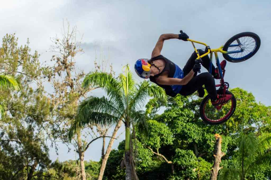 Daniel Dhers lo volvió a hacer: movió a Caracas en su bicicleta (Fotos)