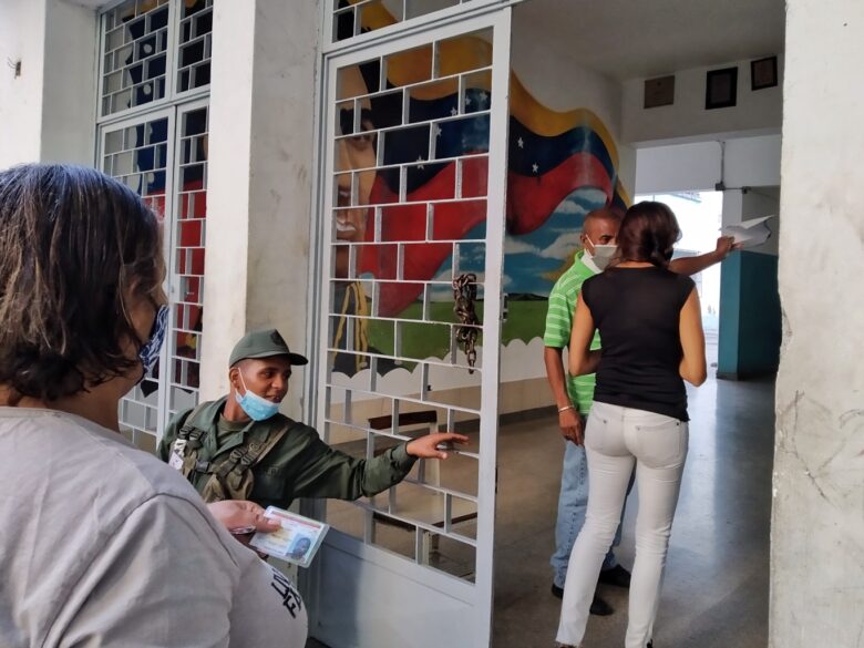 Puntos rojos y voto asistido: lo que vieron los observadores nacionales este #21Nov