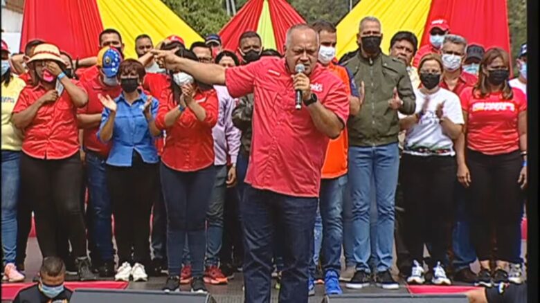 Cabello a observadores de la UE: «Los protectorados no son problema de ustedes»