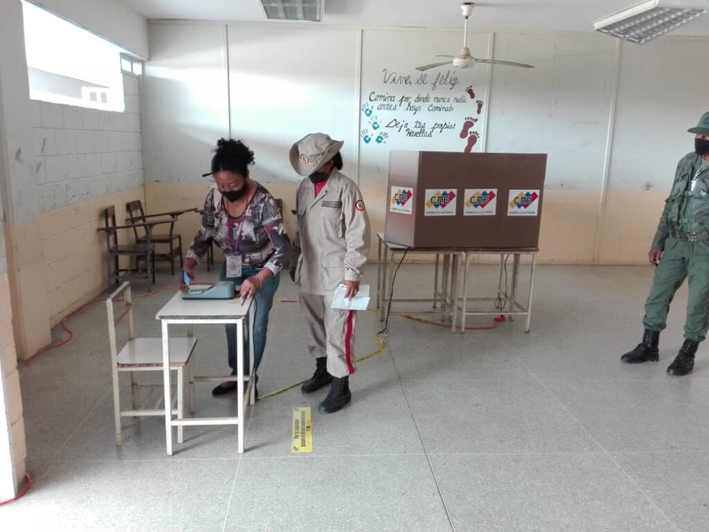 Veedores registran 23 denuncias durante instalación de mesas electorales