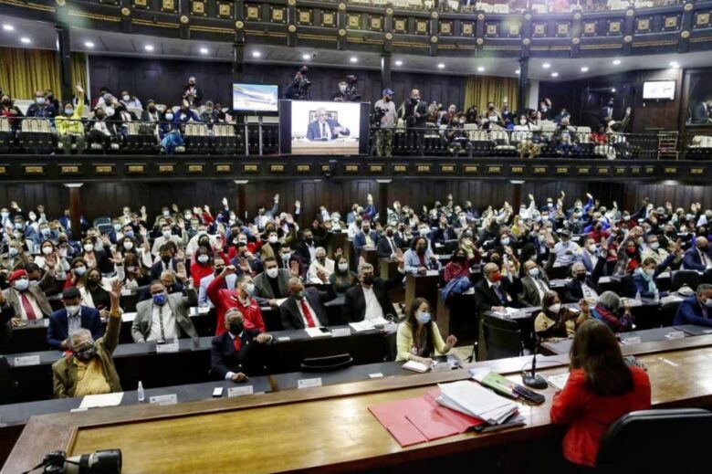 Aprueban en primera discusión dos leyes contra violaciones de DDHH