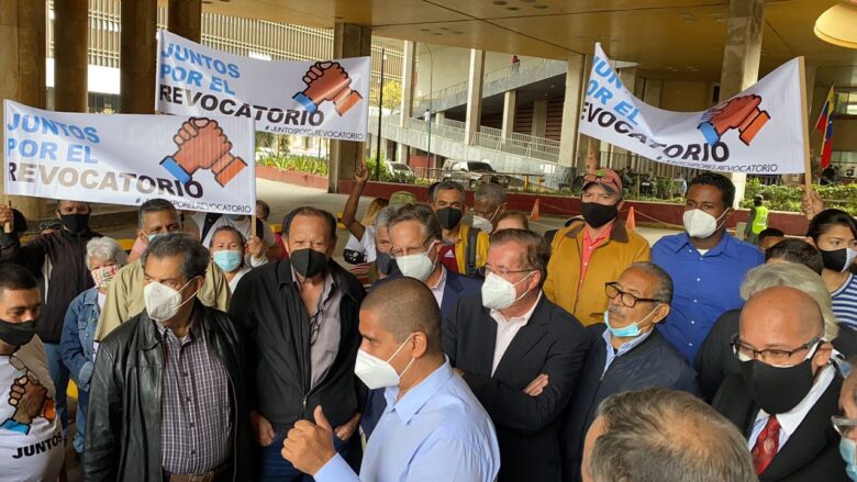 Mover insiste ante CNE para que se pronuncie sobre solicitud del revocatorio y revise normativa